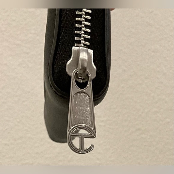 *SOLD* NWT Telfar Wallet - Picture 4 of 8